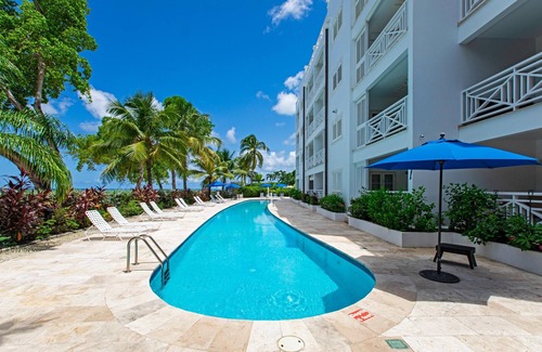 Old Trees Bay Apartment | Waterside 303