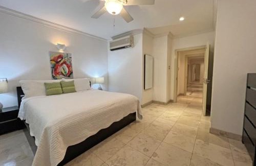 Old Trees Bay Apartment | Waterside Apartment 101 by Island Villas