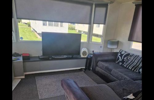 Grimsby House | Waterside Haven at Cleethorpes Beach Free Wi-Fi 2 Toilets