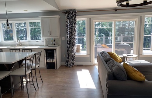 Cornwall House | Waterview 5 bedroom home. Sleeps 10
