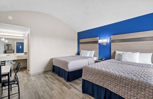 Rockport Hotel | Waterview Penthouse, pool, stroll to marina, beach