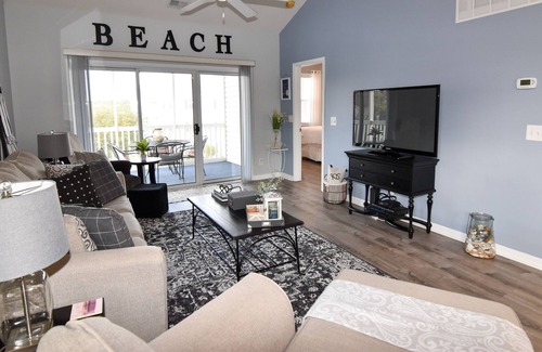 North Myrtle Beach Condo | Waterway community 3 bedroom 2 bath condo 3rd floor Outdoor pool 1 mile to ocean
