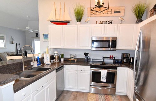 North Myrtle Beach Condo | Waterway community 3 bedroom 2 bath condo 3rd floor Outdoor pool 1 mile to ocean