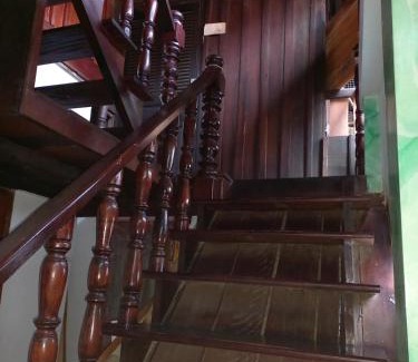 Luang Prabang Hostel | Watthat & Maladreds GUESTHOUSE dorm 1