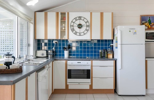 Carrickalinga House | Wave and See - 53 Gold Coast Drive