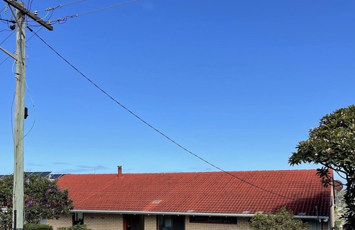 Coffs Harbour Apartment | Wave Cave Guest House - Short walk to the beach!