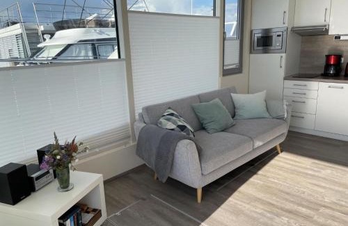 Ribnitz-Damgarten Boat Rental | Wave Rider No 2 Comfortable holiday residence