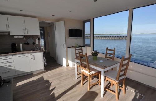 Ribnitz-Damgarten Boat Rental | Wave Rider No 2 Comfortable holiday residence