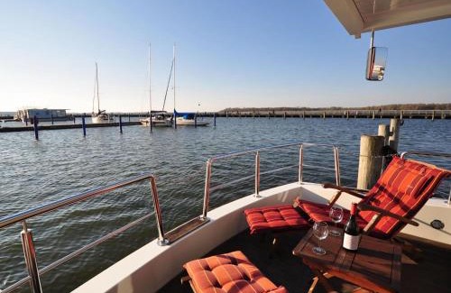 Ribnitz-Damgarten Boat Rental | Wave Rider No 2 Comfortable holiday residence