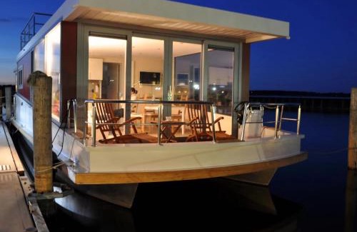 Ribnitz-Damgarten Boat Rental | Wave Rider No 2 Comfortable holiday residence