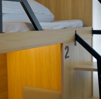 Yau Tsim Mong Hostel | Waveflo Hostel 浪花青旅