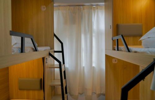 Yau Tsim Mong Hostel | Waveflo Hostel 浪花青旅