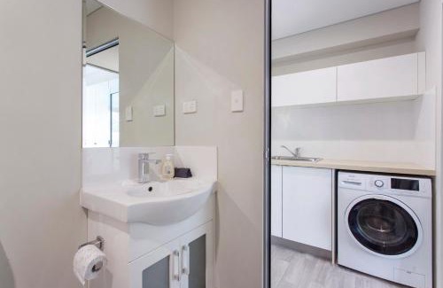 Beckenham Apartment | Waverley apartment A-two bedrooms wifi available