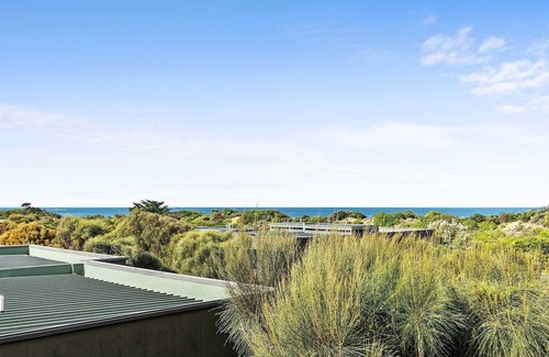 Anglesea House | Waves and Wander Summ