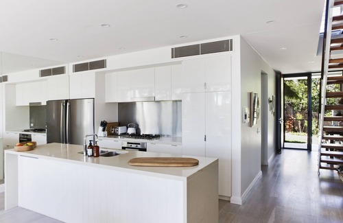 Byron Bay Villa | Waves Everyday - unobstructed view to beautiful Belongil Beach- no schoolies
