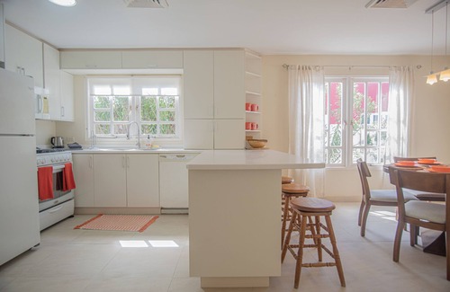 Wayaka Villa | Wayaca Retreat: Spacious 4BR 3BA Villa, Pool, Close to beaches, quiet area.