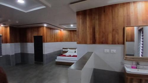 Subhash Nagar Hotel | Wayanad West Residency