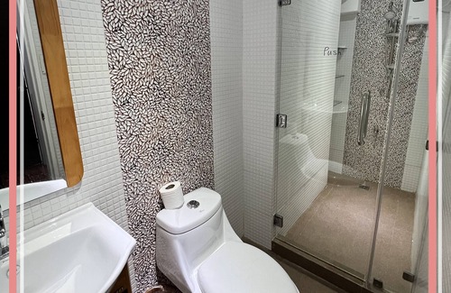 Bonifacio Global City Condo | We are offering a fully furnished, smartly designed, and cozy condo unit.