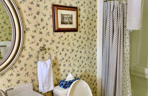 Historic Old Town House | WeatherPine Inn