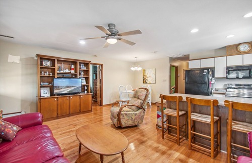 Tranquil Harbour House | "Weaver's Inn-Let" 2 Bedroom 1.5 Bath Home in the Woodlands