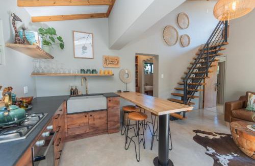 Port Elizabeth House | Weaver's Nest Cottage - Nature Escape