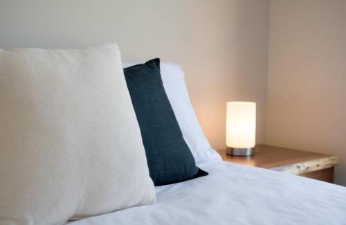 Hillwood House | Wedgetail On The Tamar