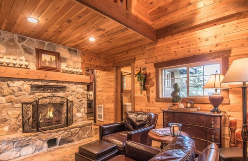 Sundance Cottage | Wee Cottage- Unparalleled Charm, Tiny House, Enchanting Setting, Hot Tub