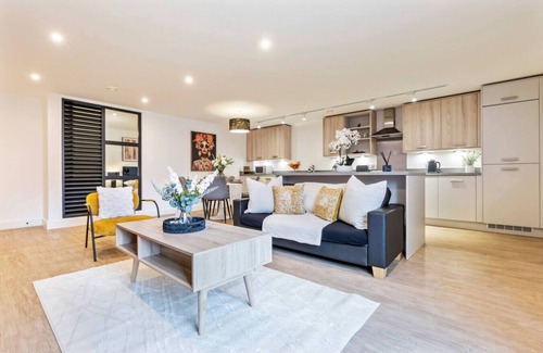 Bordesley Apartment | Week Discount | Grand Central | Sleeps 4 | 2Bed