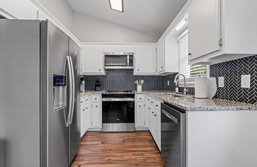 Cartersville House | Weekday Savings! 3BR Stay Close to Downtown