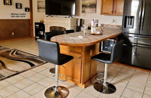 Brownwood House | Weekend Getaway on the Jim Ned River