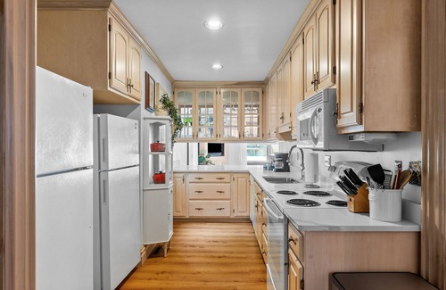 Butler House | Weekly discount. Family & pet friendly, A block to Main St. Walk to dine/shop.