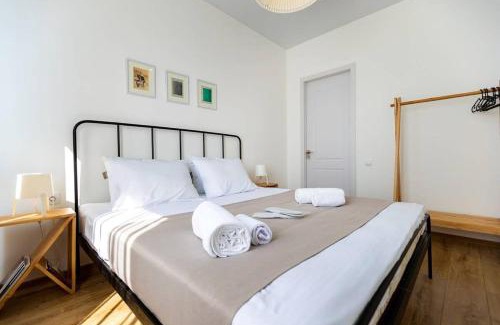 Chugureti Apartment | Wehost Stylish Apartment Near Fabrika