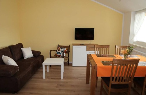 Neustadt-Hambach Apartment | Weinhaus Kruppenbacher - Fewo, Dusche, WC, Nichtraucher