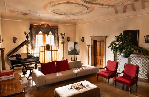 Caldaro Sulla Strada del Vino Hotel | Weisses Rössl