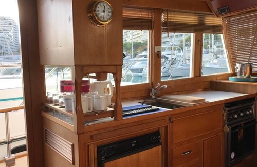 Villeneuve Loubet Beach Boat Rental | Welcome aboard / Bienvenue à bord