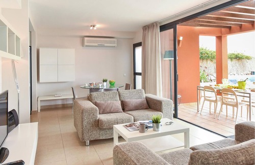 Salobre House | Welcome to this comfortable vacation home with pool for an unforgettable vacation.