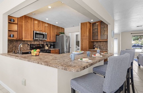 Venice East House | Welcome to A Time for Paws.