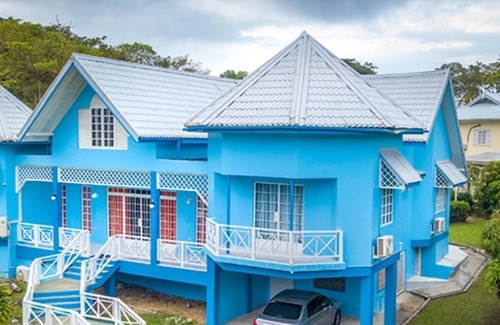 Plymouth House | Welcome to BluBell Villa