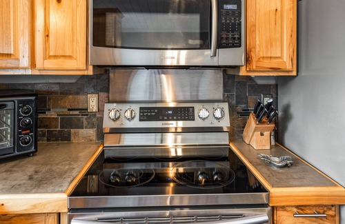 Bozeman House | Welcome to Bozeman Haus! A comfortable 4 Bedroom House that sleeps 8 people.