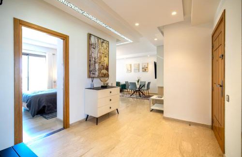 Casablanca Apartment | Welcome to Casa Luxe 3 King Beds Near CFC & Tram