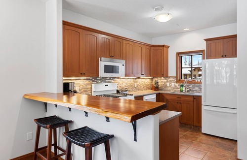 Sun Peaks House | Welcome to Evergreen Forest at Trails Edge!