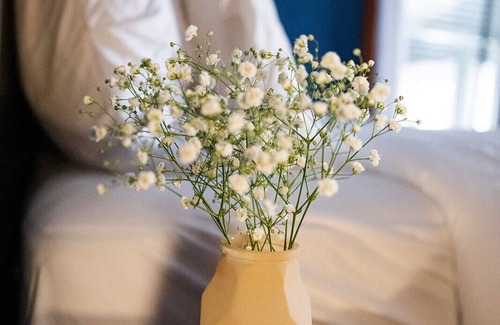 Monmouth House | Welcome to Grandma's House! Large cozy space for the whole family.