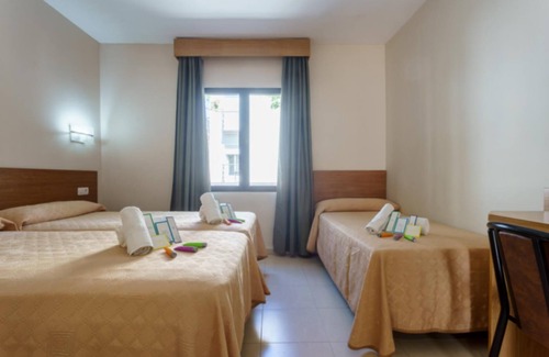 Fuengirola Hostel | Welcome to Hostal Costabella!