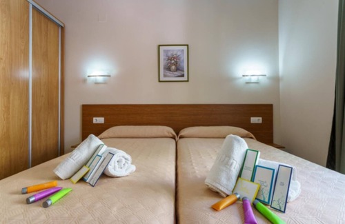 Fuengirola Hostel | Welcome to Hostal Costabella!