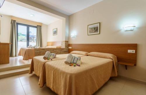 Fuengirola Hostel | Welcome to Hostal Costabella!