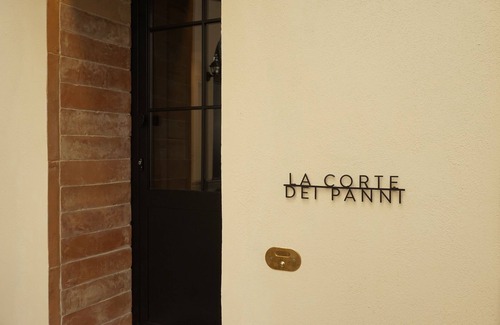Aventine House | Welcome to La Corte Dei Panni B&B, located in the heart of Rome.
