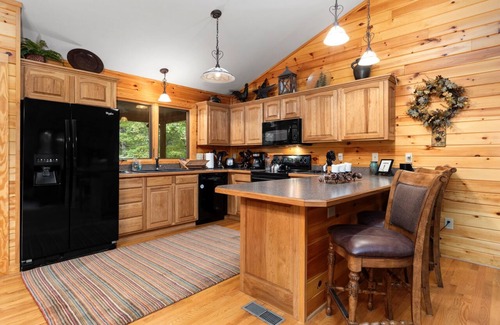 Chestnut Springs House | Welcome to our stunning 3-bedroom, 2-bathroom house nestled in the heart of Wintergreen, Virginia.