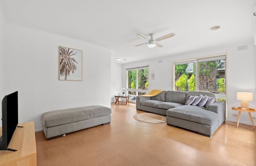 Clifton Springs Apartment | Welcome to our stunning property located in the beautiful Clifton Springs, VIC!