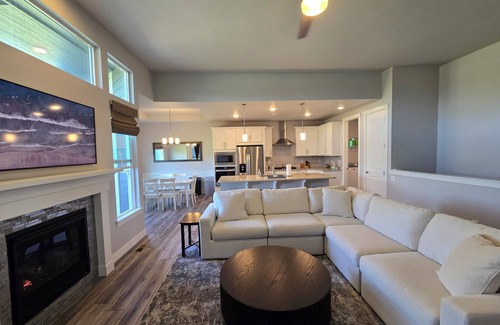 Greeley House | Welcome to our beautiful 3 bedroom Northwest greeley home minutes from Windsor.