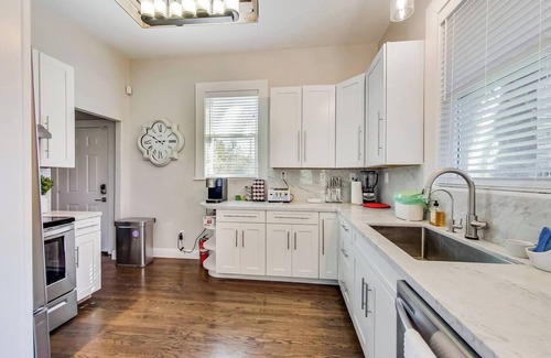 Oakland House | Welcome to our beautiful house with everything you need to enjoy the city!